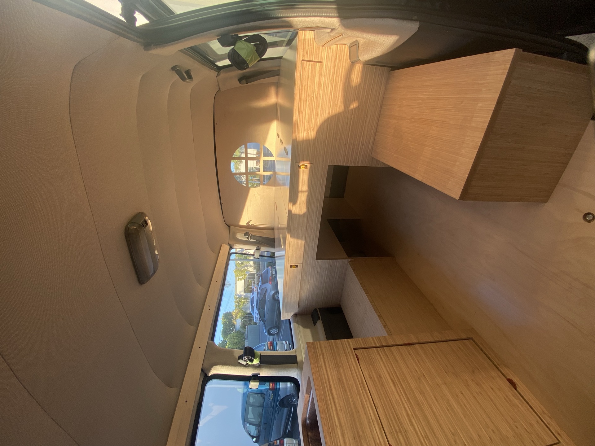 Travis' HiAce - Photo 3